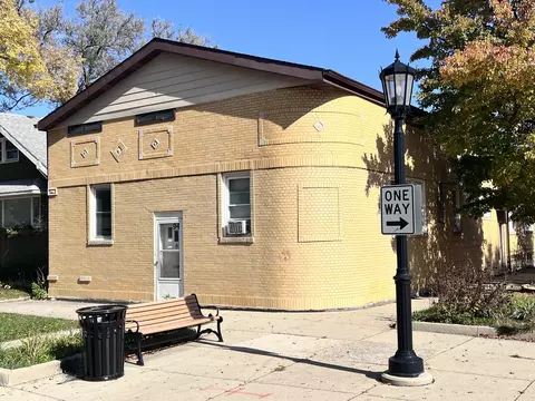 946 Ferdinand Ave, Forest Park, IL 60130