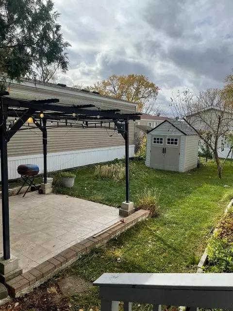 22 Maple St, Minooka, IL 60447 photo 2