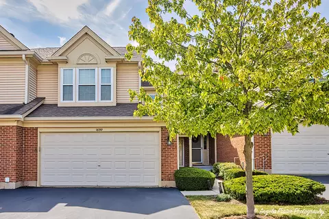 1690 Penn Ct, Crystal Lake, IL 60014