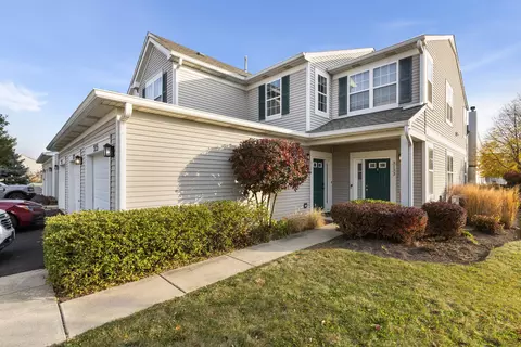 3133 Falling Waters Ln, Lindenhurst, IL 60046