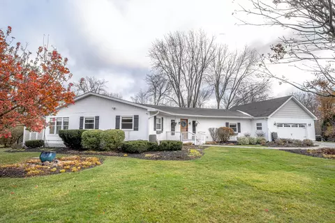 30097 N Providence Dr, Libertyville, IL 60048