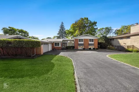 341 Diana Ct, Bensenville, IL 60106