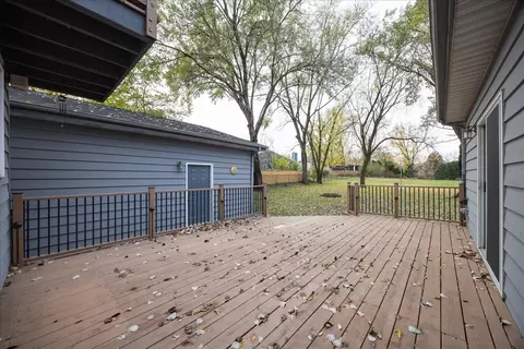 Exterior - 1585 Vermont St, Rolling Meadows, IL 60008 photo 4 of 8