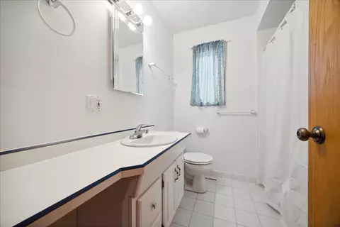 Bath - 1585 Vermont St, Rolling Meadows, IL 60008 photo 3 of 3