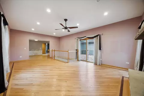 Living - 1585 Vermont St, Rolling Meadows, IL 60008 photo 4 of 4