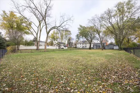 Exterior - 1585 Vermont St, Rolling Meadows, IL 60008 photo 7 of 8