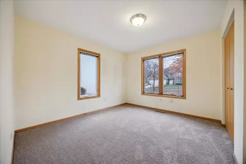 Bedroom - 1585 Vermont St, Rolling Meadows, IL 60008 photo 1 of 4