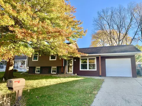 755 Fort St, Ottawa, IL 61350