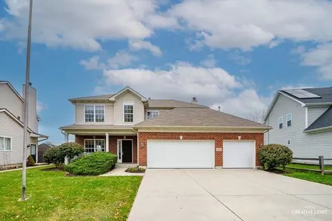 2335 Mayfield Dr, Montgomery, IL 60538