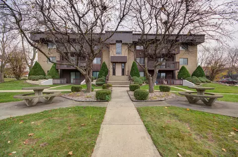 109 Caterpillar Dr #2C, Joliet, IL 60436