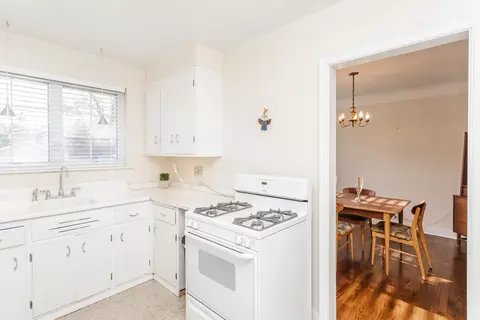 552 E Parkway Rd, Riverside, IL 60546 photo 10