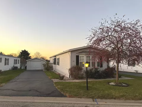 644 Mohawk Trl, Marengo, IL 60152 photo 2
