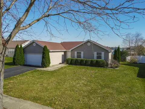 894 Arrowhead Dr, Elwood, IL 60421