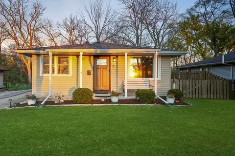11 Stone Ave, North Aurora, IL 60542