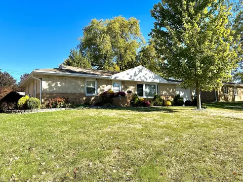 1335 Jeffery St, Bradley, IL 60915