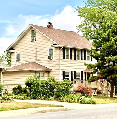 Exterior - 135 E North Ave, Elmhurst, IL 60126 photo 2 of 3