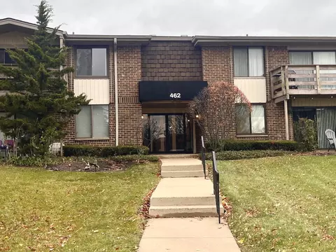462 Raintree Ct #1B, Glen Ellyn, IL 60137