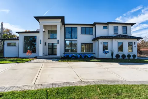 48 Baybrook Ln, Oak Brook, IL 60523