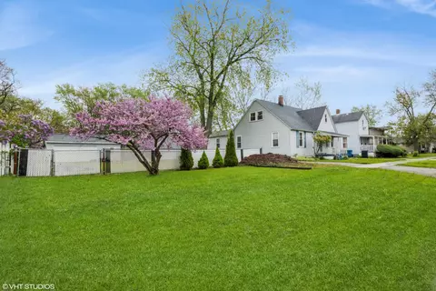 Exterior - 3137 Peoria St, Steger, IL 60475 photo 1 of 2