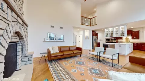 Living - 808 E Hickory Ave, Addison, IL 60101 photo 3 of 3