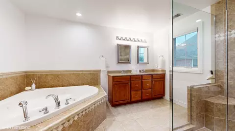 Bath - 808 E Hickory Ave, Addison, IL 60101 photo 2 of 5