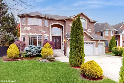 Exterior - 808 E Hickory Ave, Addison, IL 60101 photo 3 of 6