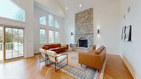 Living - 808 E Hickory Ave, Addison, IL 60101 photo 2 of 3