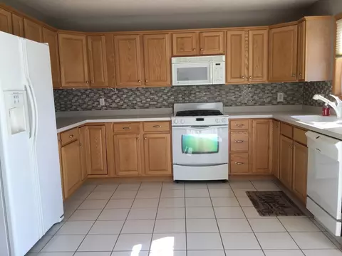 Kitchen - 1484 Timber Ridge Ct, Kankakee, IL 60901 photo 1 of 1