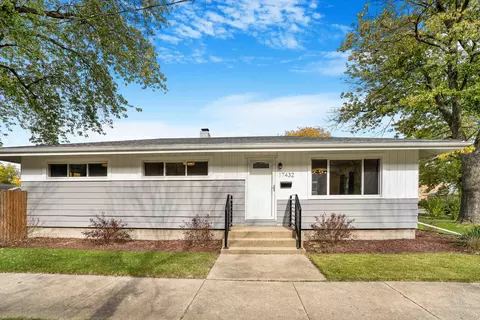 17432 Greenbay Ave, Lansing, IL 60438