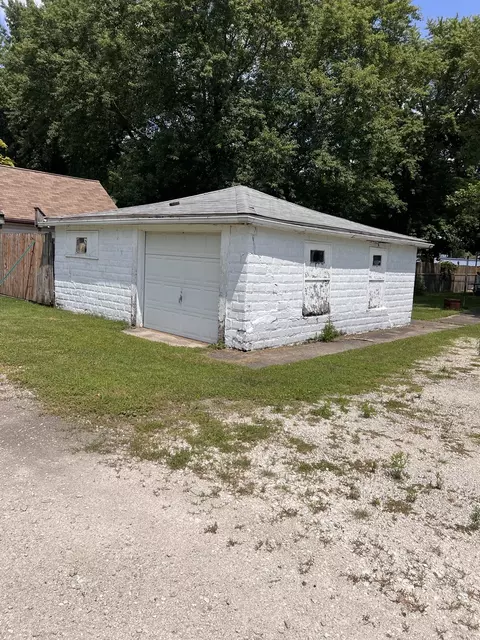 301 N Jackson St, Gardner, IL 60424 photo 3
