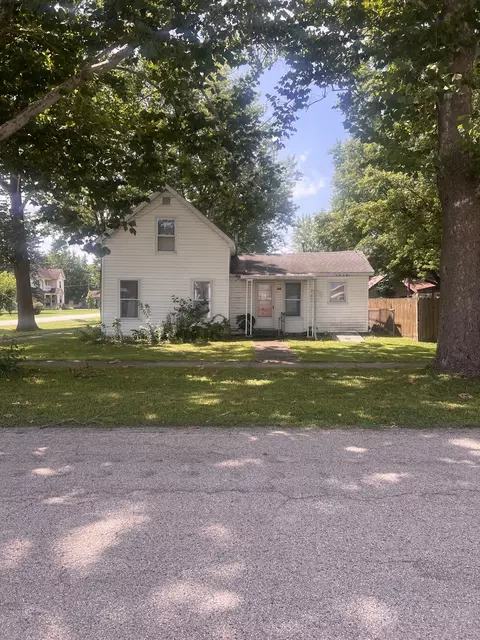 301 N Jackson St, Gardner, IL 60424