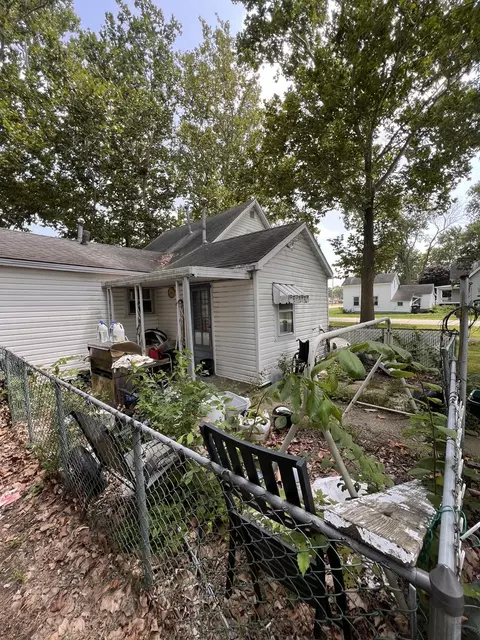 301 N Jackson St, Gardner, IL 60424 photo 4