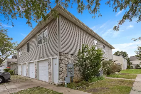 242 Sunset Ct #242, Vernon Hills, IL 60061