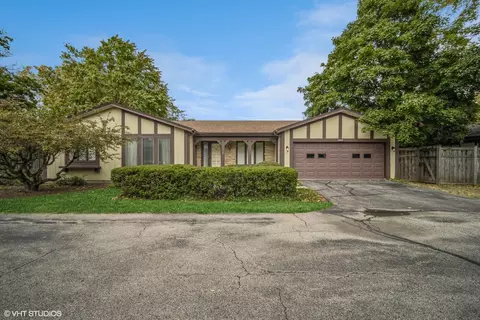1406 Estate Ln, Glenview, IL 60025