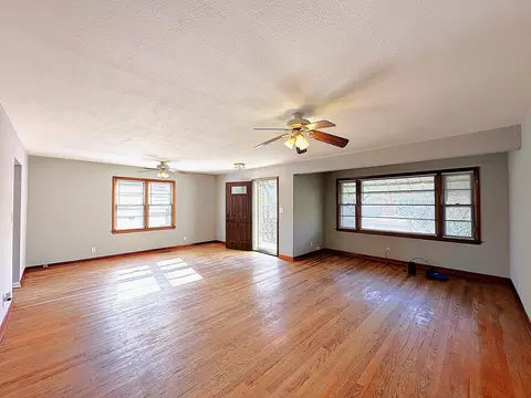 Living - 906 S Nelson Ave, Kankakee, IL 60901 photo 1 of 6