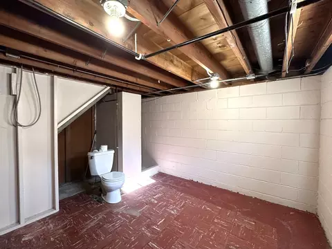 Bath - 906 S Nelson Ave, Kankakee, IL 60901 photo 3 of 3