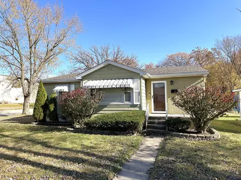 Exterior - 906 S Nelson Ave, Kankakee, IL 60901 photo 2 of 5