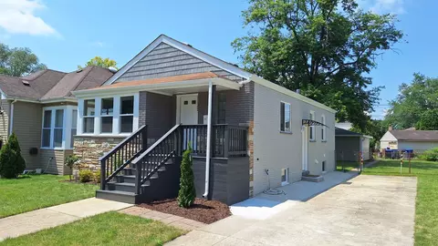 11942 Ann St, Blue Island, IL 60406