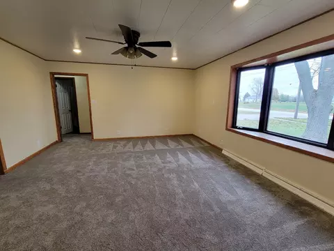 516 Thomas St, Minonk, IL 61760 photo 3