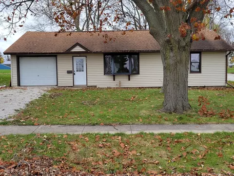 516 Thomas St, Minonk, IL 61760