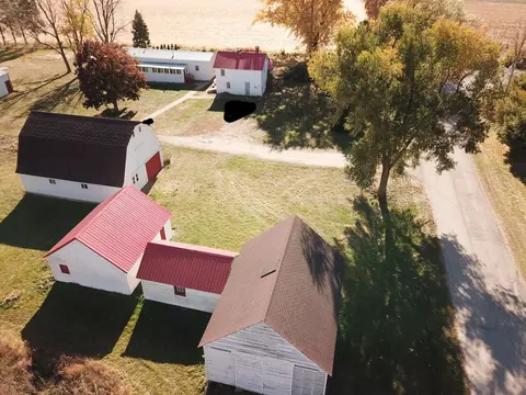 7144 Ryan Rd, Harvard, IL 60033 photo 2