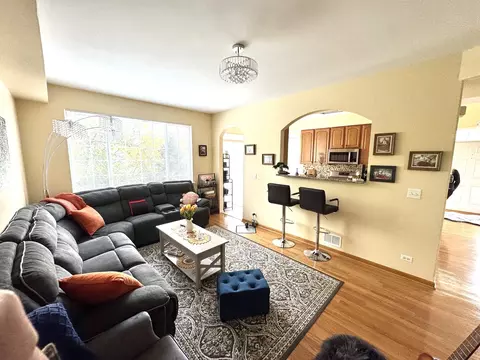 Living - 1205 Telluride Ct, Bartlett, IL 60103 photo 1 of 6