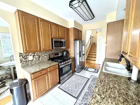 Kitchen - 1205 Telluride Ct, Bartlett, IL 60103 photo 2 of 3