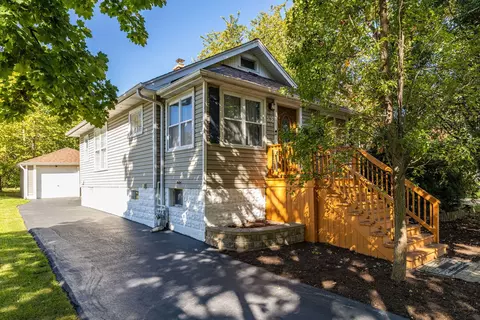 108 N Williams St, Westmont, IL 60559
