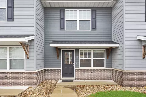 116 N Cedar St #G, Lexington, IL 61753