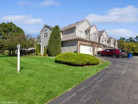 3418 Blue Ridge Dr, Carpentersville, IL 60110