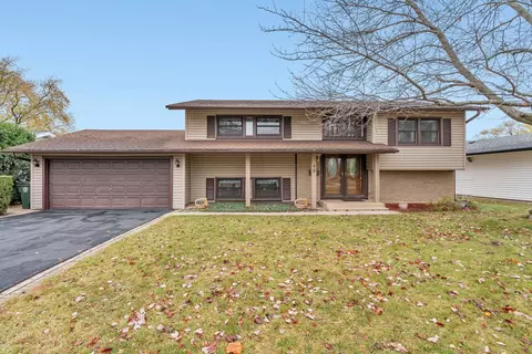 48 Lonsdale Rd, Elk Grove Village, IL 60007