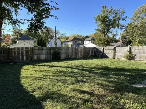 Exterior - 385 S Elm Ave, Kankakee, IL 60901 photo 5 of 7
