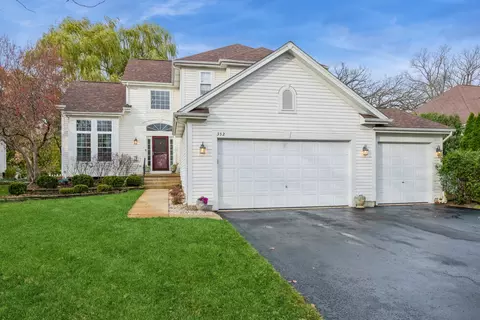 352 Garrison Cir, Port Barrington, IL 60010