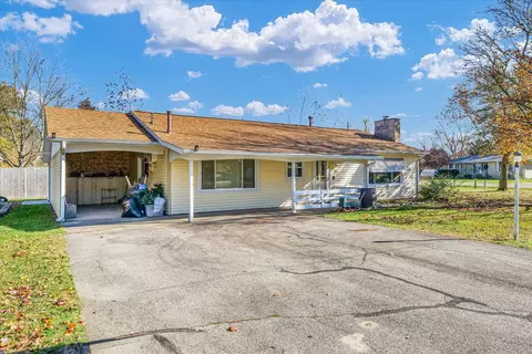 101 Delmar Dr, Catlin, IL 61817